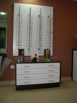 Interior de óptica Benacazón