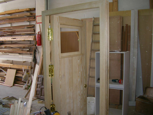 Puerta de madera clásica