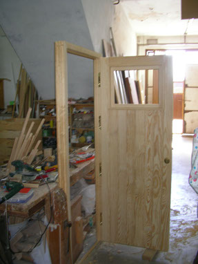 Puerta de madera de diseño 1