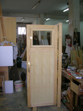 Puerta de madera de diseño 2